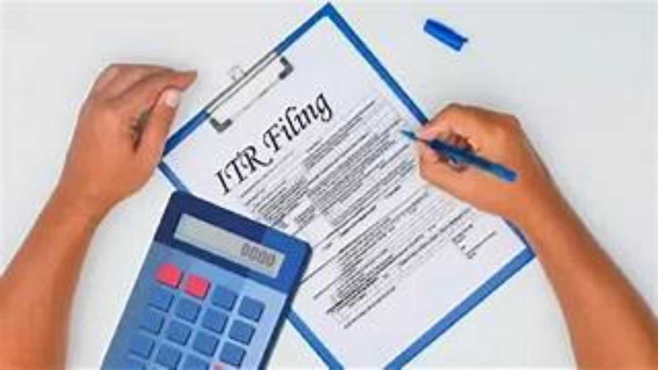 ITR-2 Glitch: Chartered Accountant Flags Major Technical Error in Online Utility