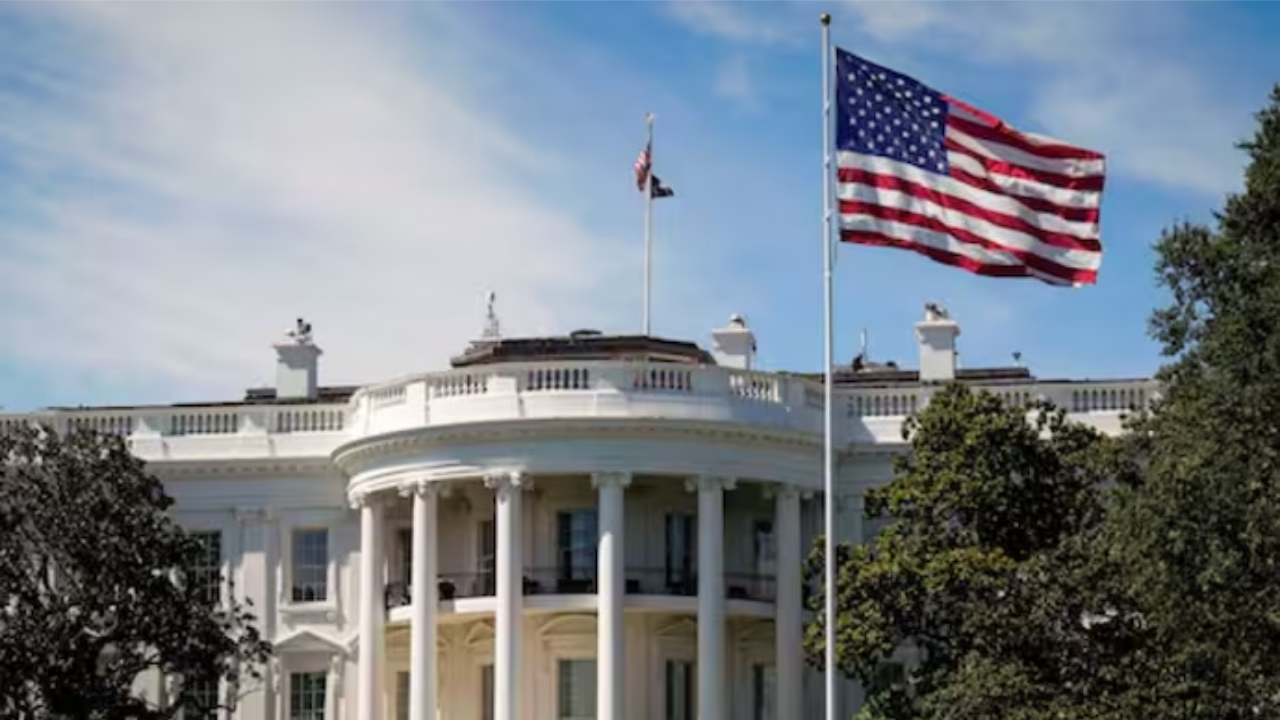 Shutdown Deepens: Trump Warns of Mass Layoffs as ACA Subsidies Stymie Deal