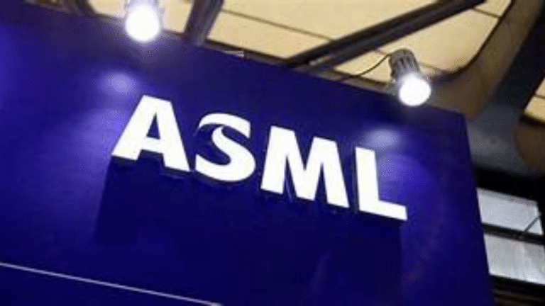 ASML Beats Orders on AI Boom, But Signals China Sales Slump