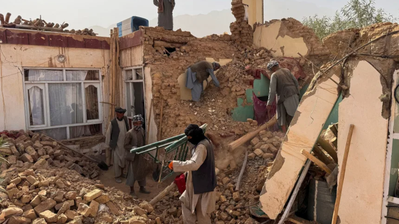 Deadly Quake Damages Afghanistan’s Iconic Blue Mosque