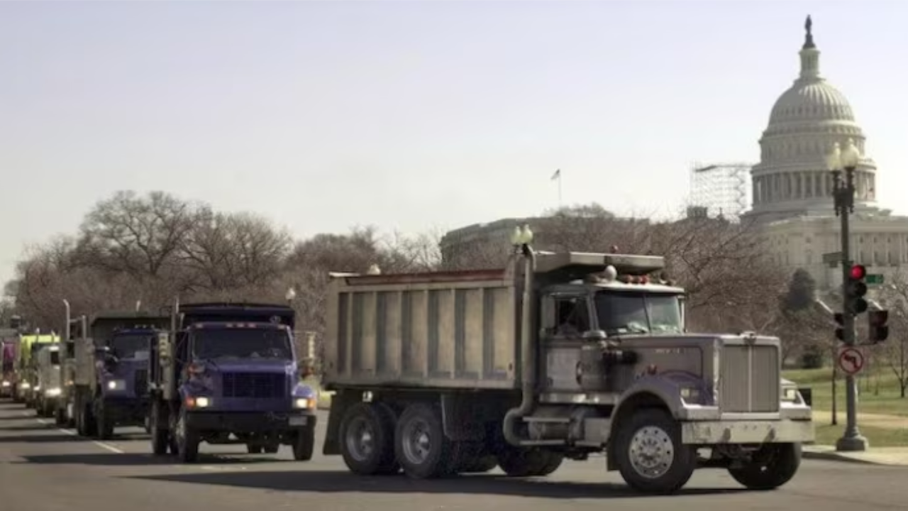 California Revokes 17,000 Commercial Trucking Licenses Amid Immigration and Safety Dispute