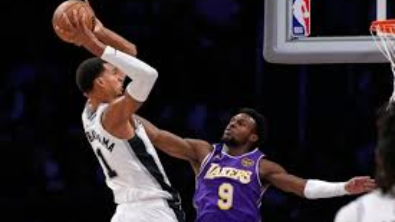 Doncic scores 35, and the Lakers survive a frantic final second for a 118-116 win over the Spurs