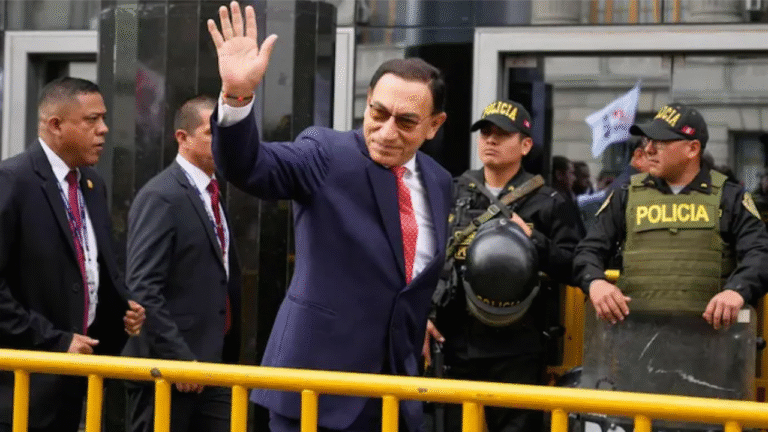 Former Peruvian President Vizcarra Sentenced to 14 Years for Bribery