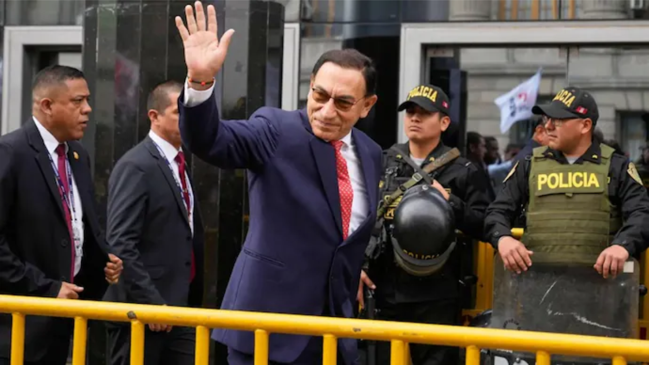 Former Peruvian President Vizcarra Sentenced to 14 Years for Bribery