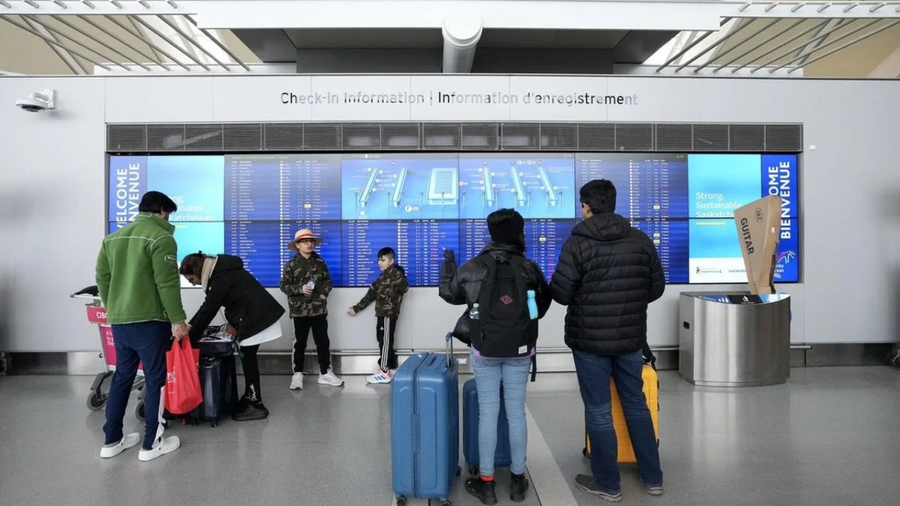 Staffing Issues and High Traffic Lead to Major Delays at Toronto Pearson