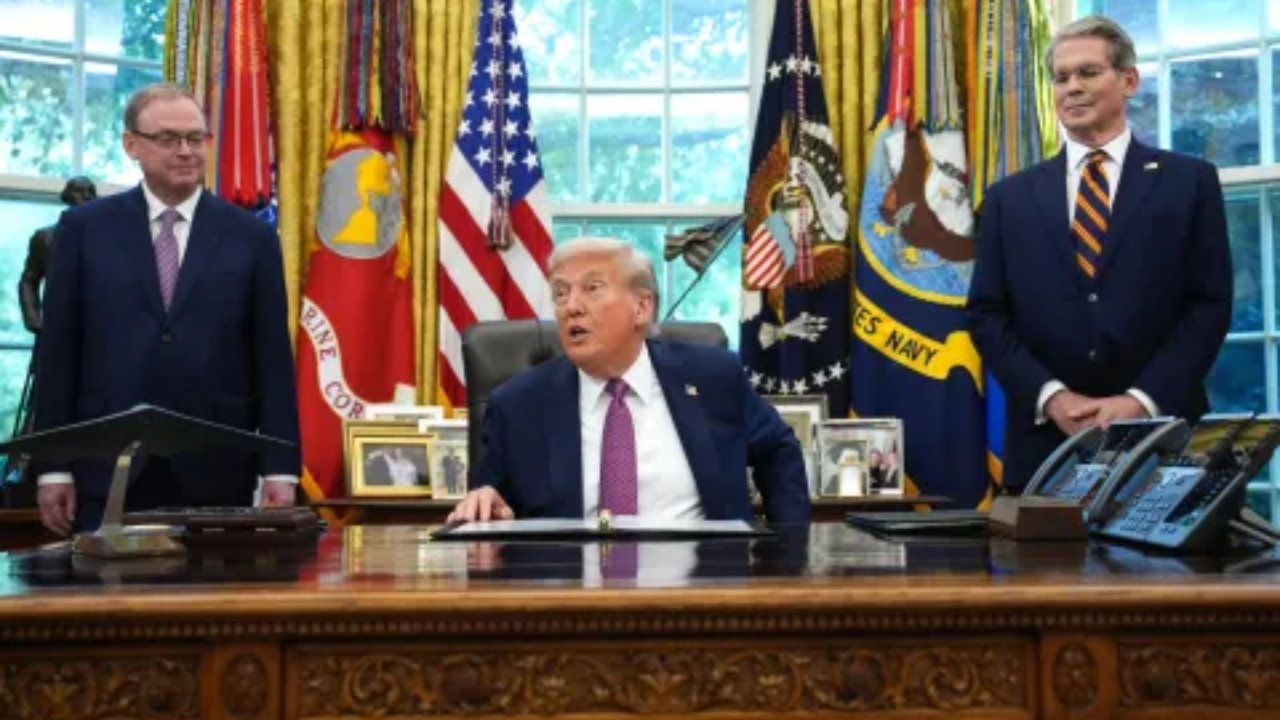 The Tariff Debate: Hassett Sees Debt Relief, Bessent Sees a "Shrinking Ice Cube"