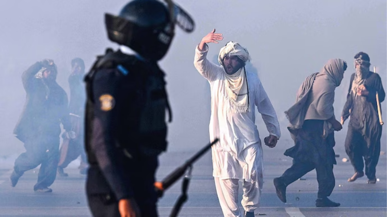 Pakistan Considers Imposing Governor's Rule in KP Amid Pro-Imran Khan Protests