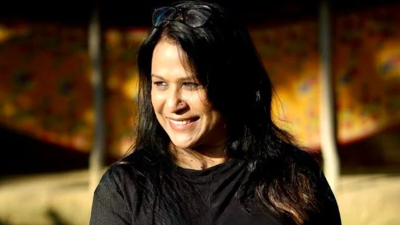 Bangladesh Head of News Threatened by Mob Amid Media Crackdown