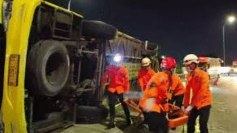 Tragedy in Central Java: 16 Dead After Jakarta-Yogyakarta Bus Overturns
