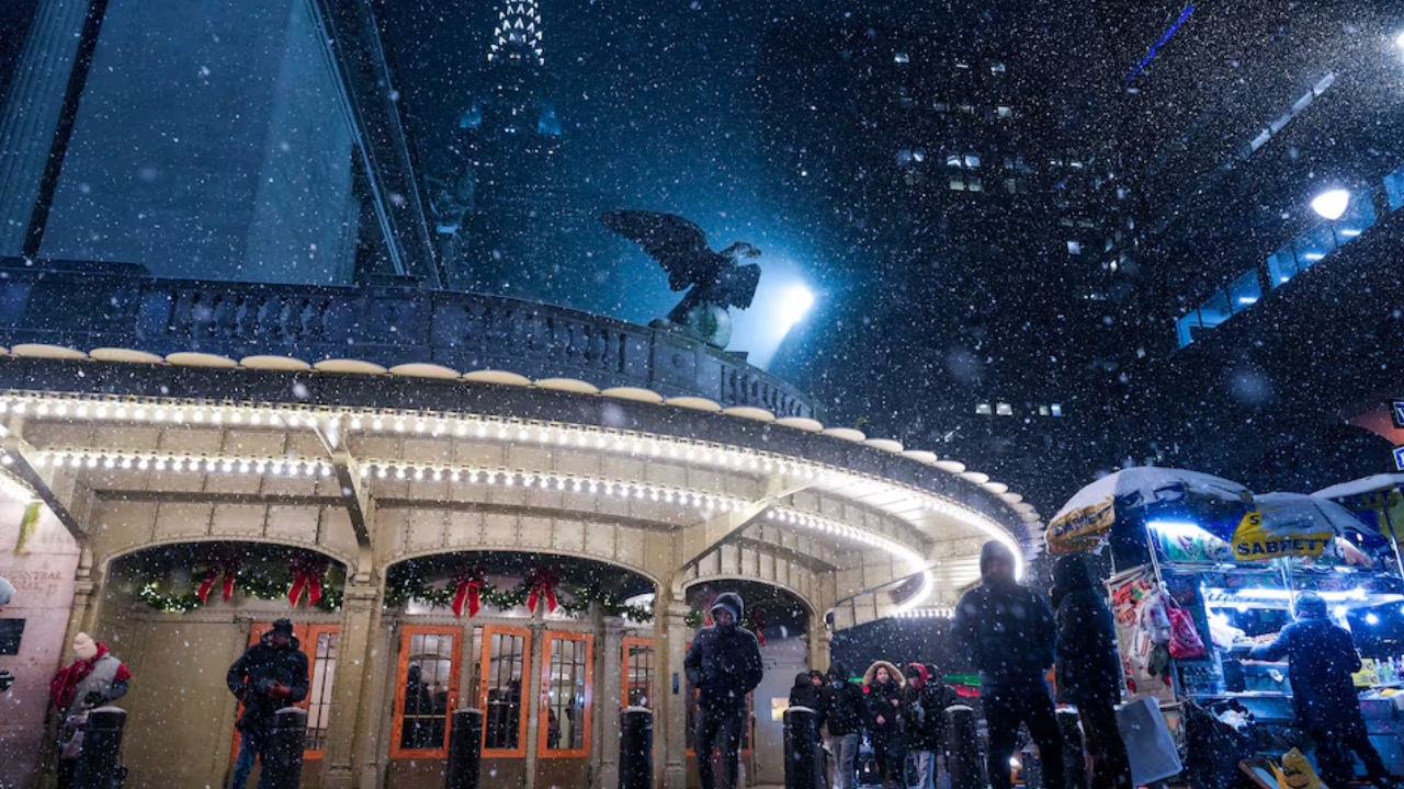 Winter Storm Devin Batters Northeast: Travel Chaos and States of Emergency