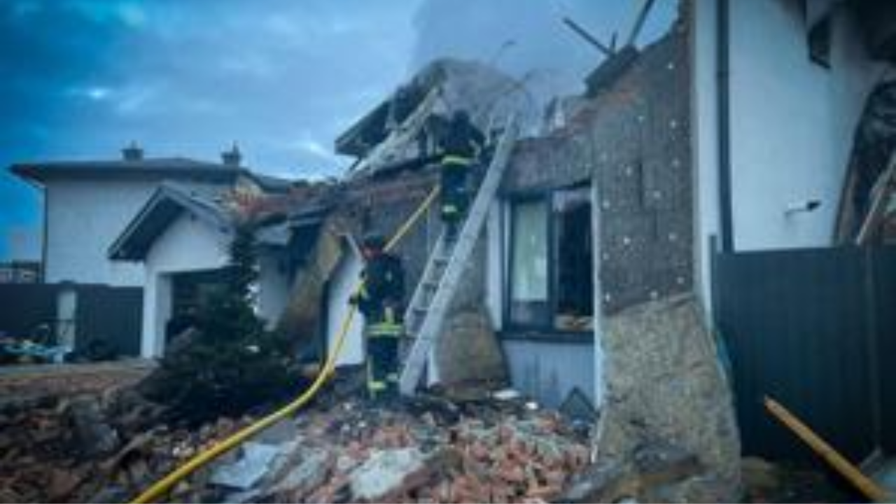 Russia Escalates Air War on Kyiv Ahead of High-Stakes U.S. Diplomacy