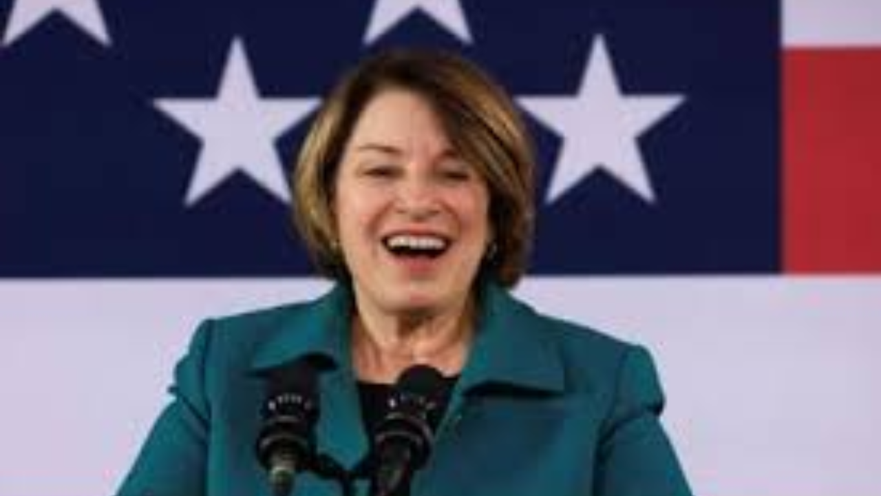 Klobuchar Jumps into Minnesota Gubernatorial Race