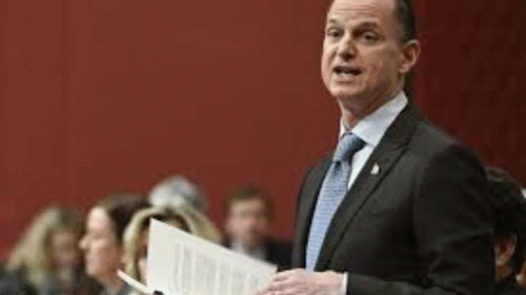 Trade War Over Whisky: Quebec Slams Ontario’s Crown Royal Ban