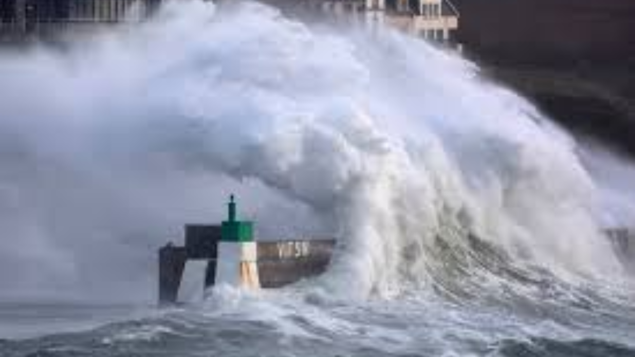 Storm Goretti Batters France and UK: Blackouts and Travel Chaos