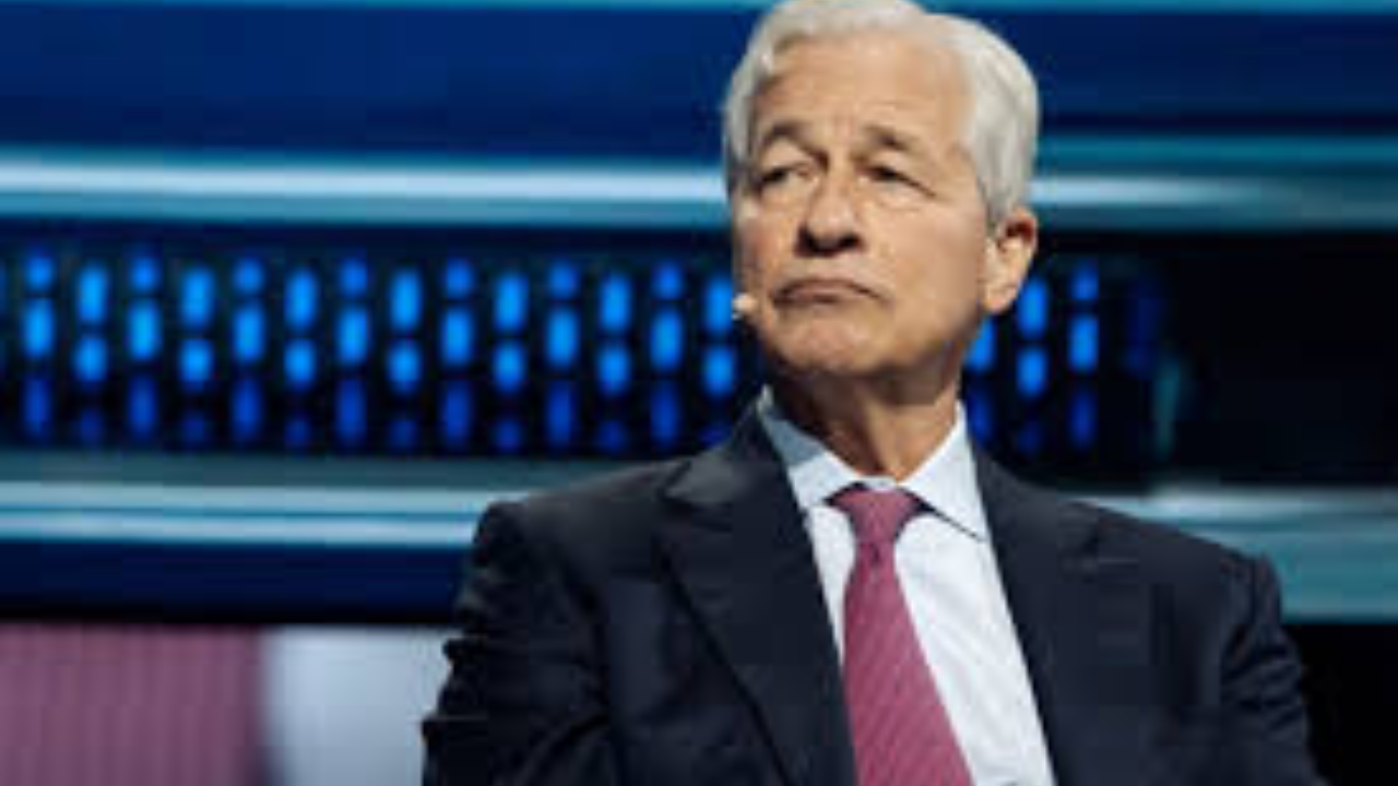 Navarro Slams Dimon: "Lower Your Friggin' Credit Card Rates"