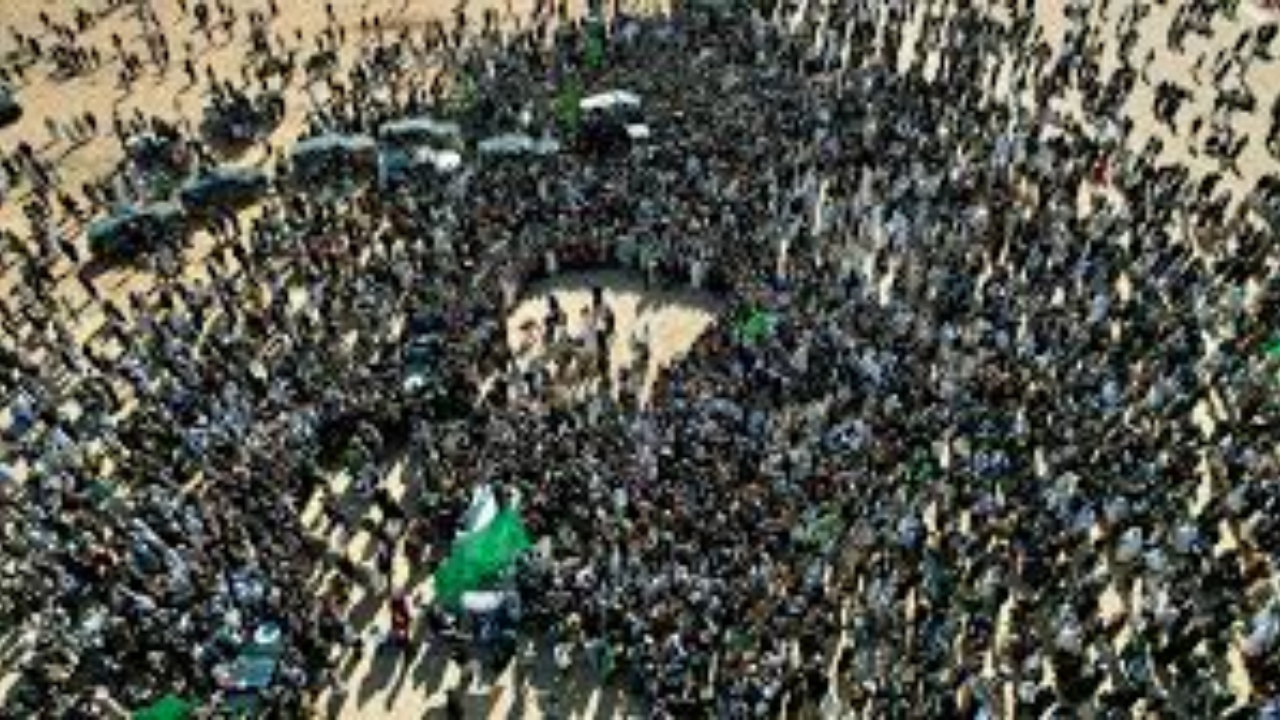 Huge Crowds Gather in Bani Walid for Funeral of Seif al-Islam Gadhafi