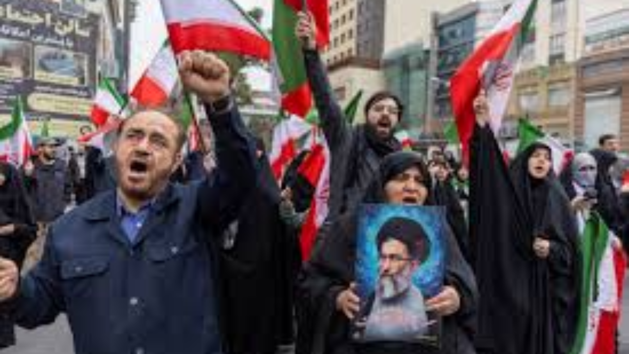 IRGC Brands Protesters 'Neo-ISIS' in Mass Threat to Iranian Public