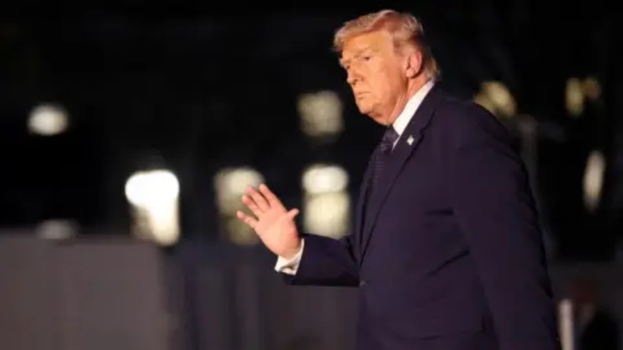 Trump’s Iran Gamble: A High-Stakes Duel Between Foreign Policy and the Wallet