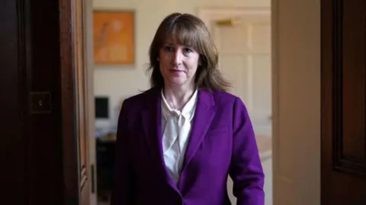 Reeves Considers Emergency Support for Off-Grid Households Amid Price Surge