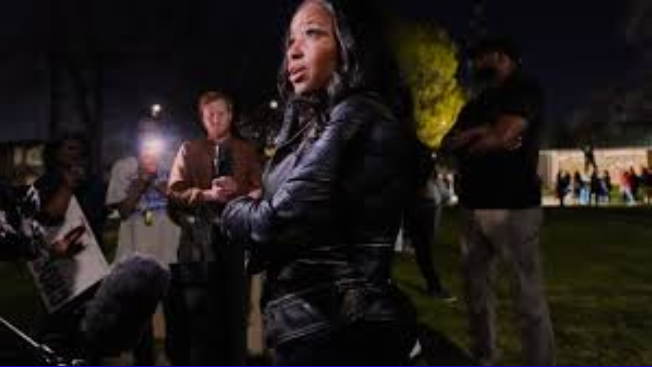 War in Iran Shadows Texas Primary as Voters Head to Polls