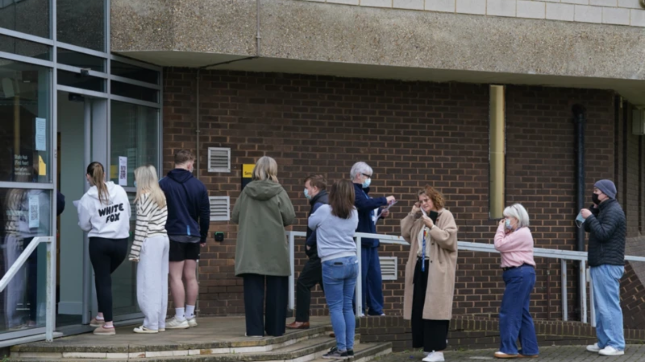 Crisis at Kent: Deadly Meningitis Outbreak Triggers Calls for Campus Closure