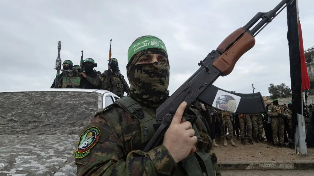 Hamas Proposes Phased Handover of Weapons Under Peace Initiative