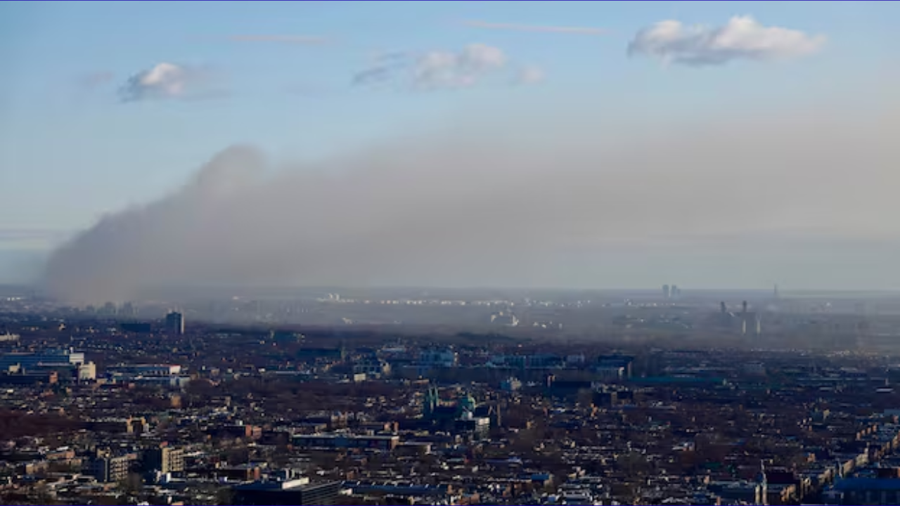 Montreal Fire Alert: Recycling Plant Blaze Sparks Smoke Warning