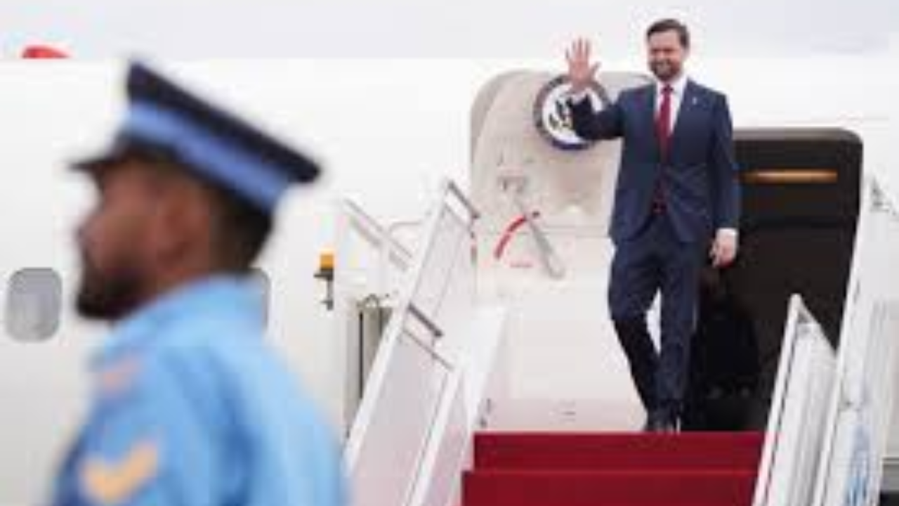 Diplomacy and Force: U.S. Navy Clears Hormuz While High-Level Peace Talks Begin