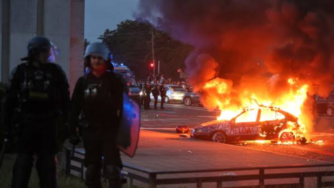 Violence Mars PSG’s Champions League Victory Celebrations