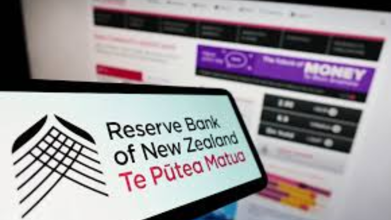 RBNZ Holds Rates at 2.25%—But Prepares for Imminent Hikes