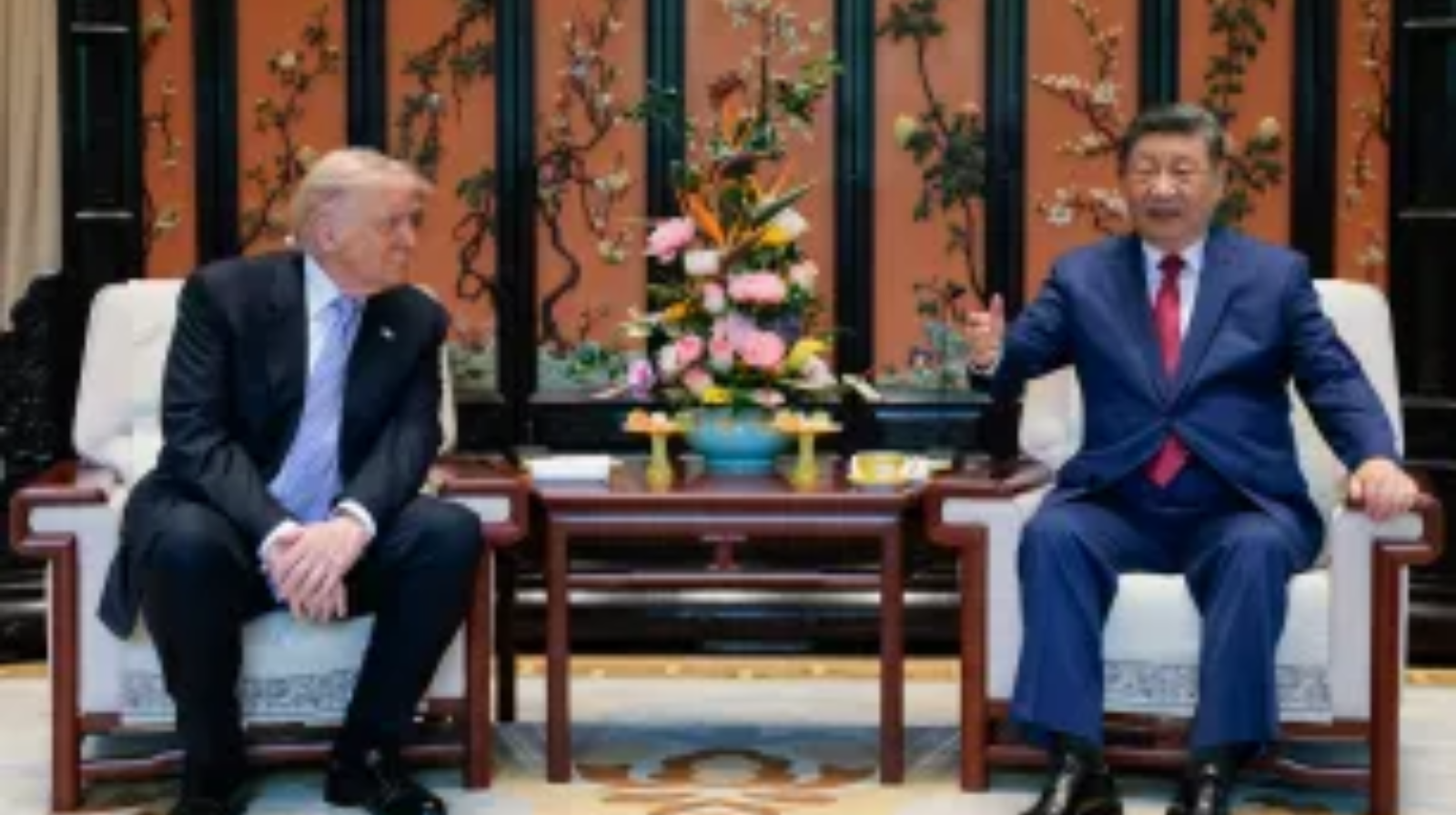 Trump’s 10-Second Handshake