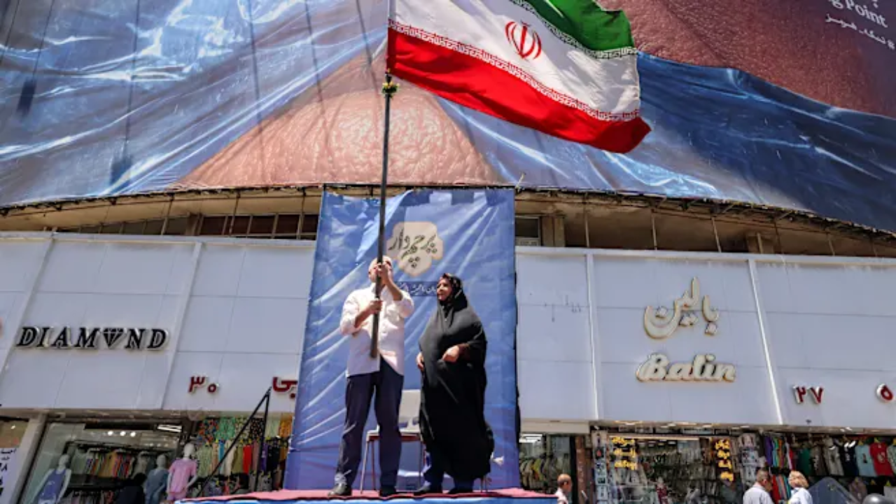 Geopolitical Whiplash and 'Hormuz Hangover' Keep Wall Street in the Red