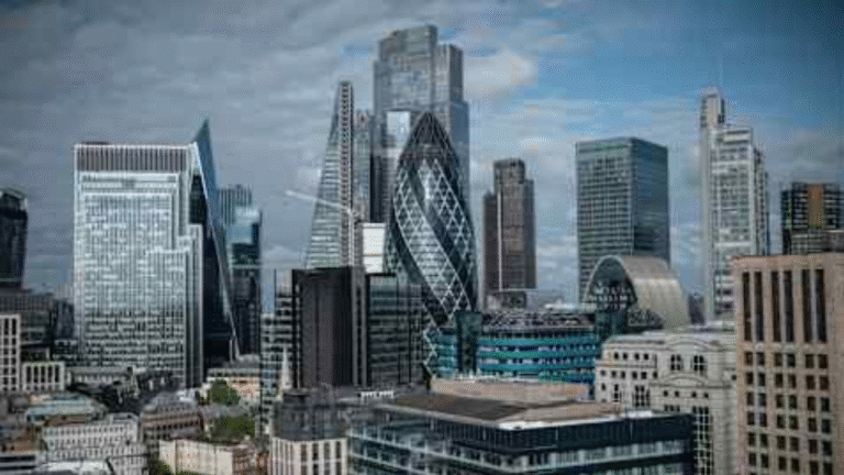 Quinn Emanuel Fires Latest Shot in London Pay War: NQ Salary Hits £189k